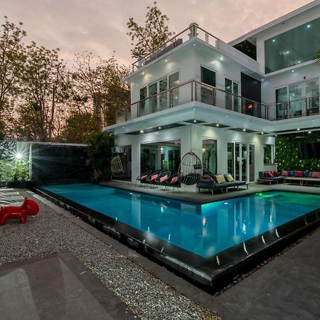 Premium Pool Villa Pattaya Pantai Jomtien Bagian luar foto