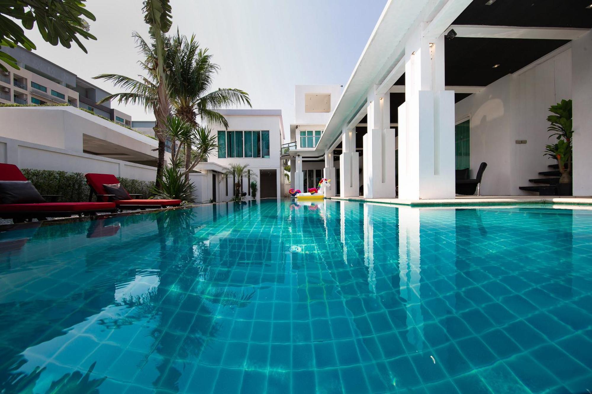 Premium Pool Villa Pattaya Pantai Jomtien Ruang foto
